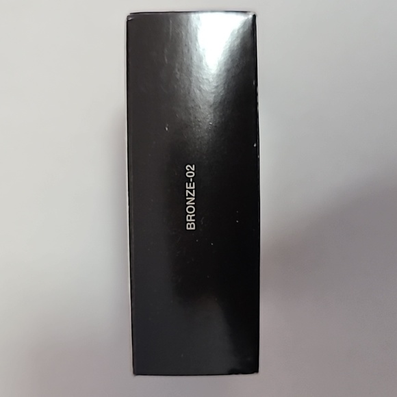 Laura Mercier Matte Radiance Baked Powder, Bronze-02, NIB - Picture 3 of 5